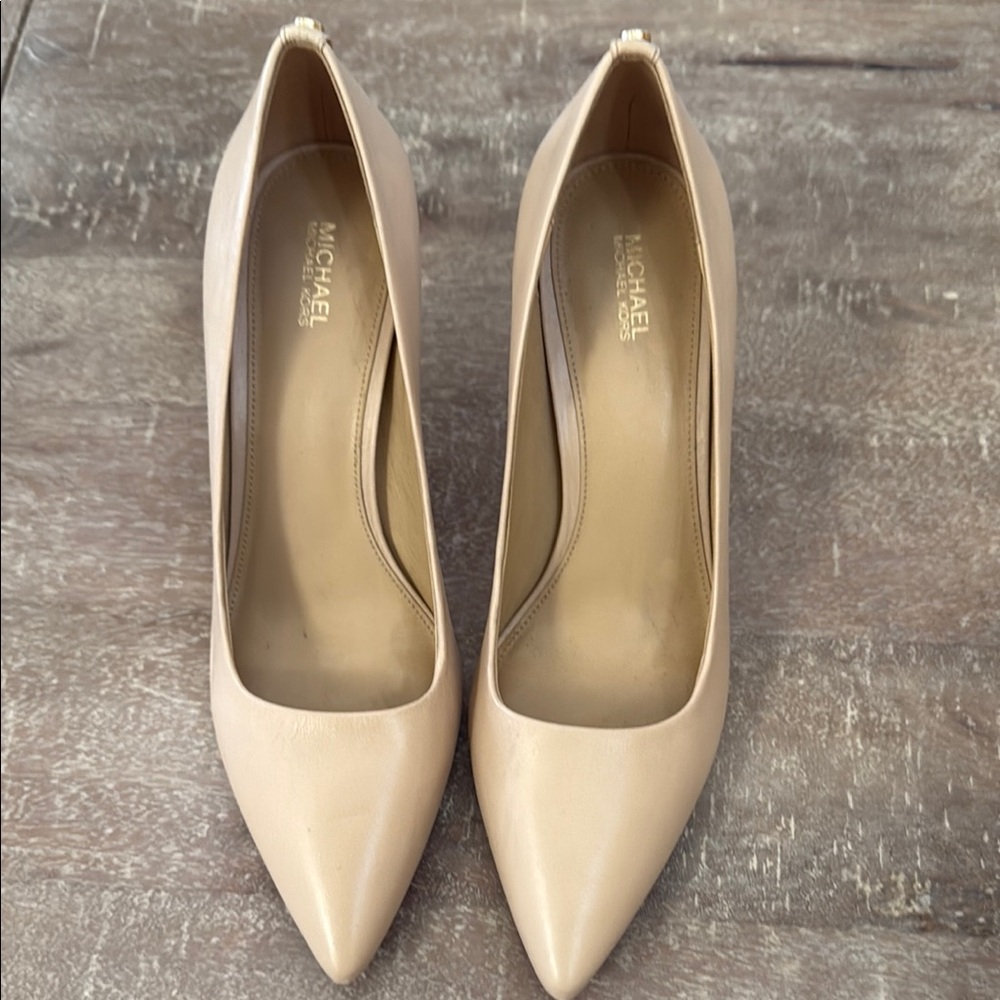 Michael Kors Cream Heels with Pointed Toe Design